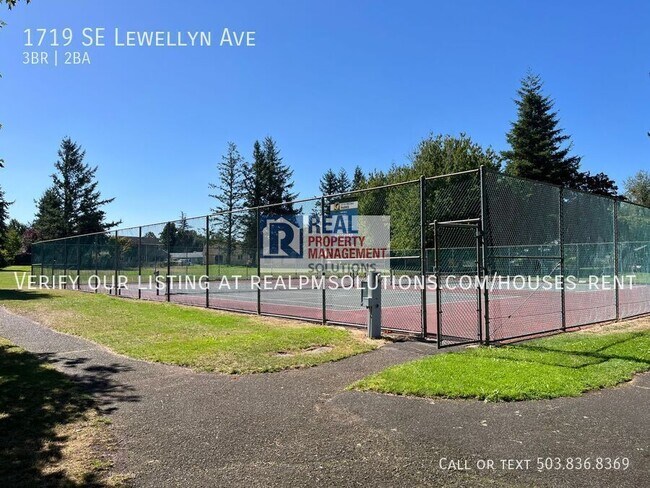 Building Photo - 1719 SE Lewellyn Ave