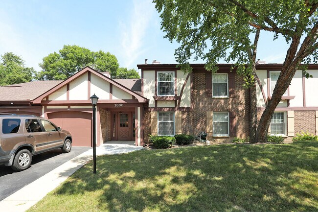 Building Photo - 2800 Northampton Dr