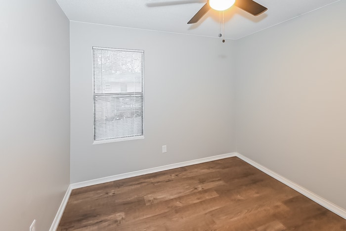 Building Photo - 108 Pin Oak Cove
