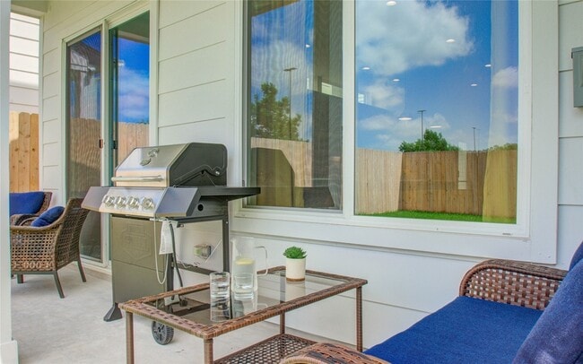 Building Photo - 4914 Noble St