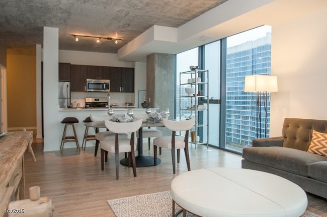 Building Photo - 1330 S Wabash Ave