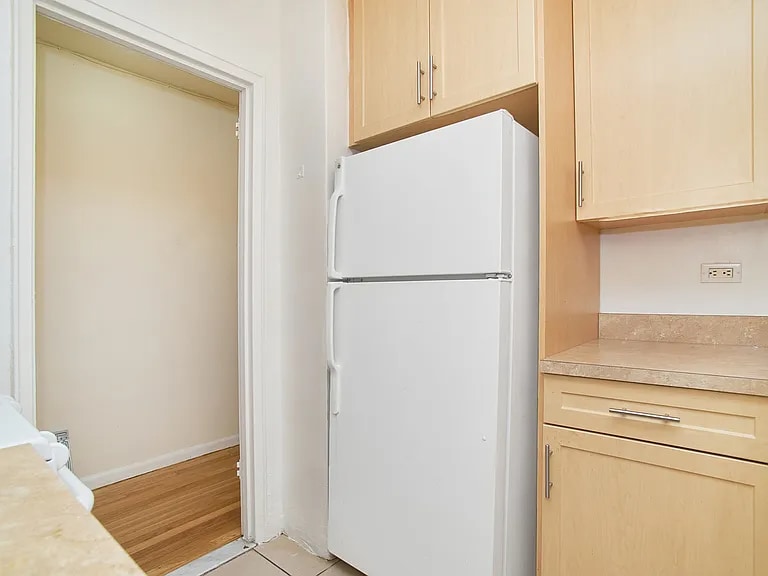 Building Photo - 83-40 Britton Ave