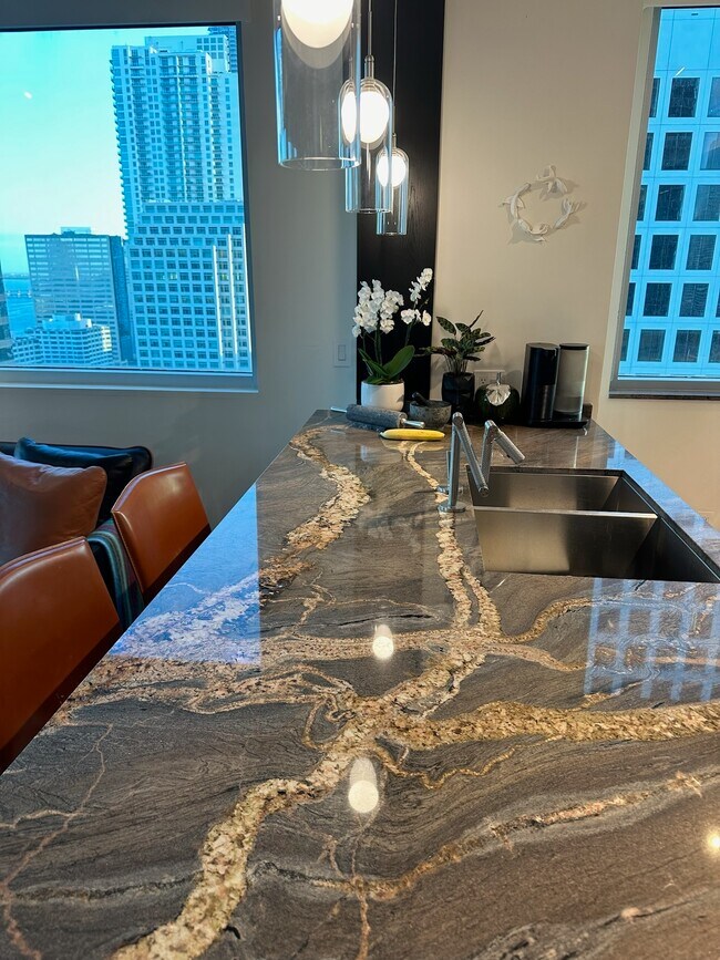 Kitchen Granite - 500 Brickell Ave
