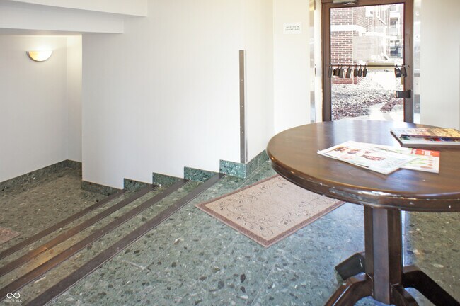 Building Photo - 230 E 9th St