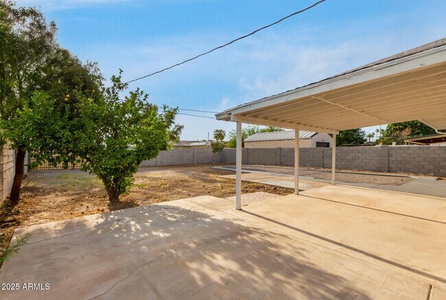 Building Photo - 4010 N 10th Ave