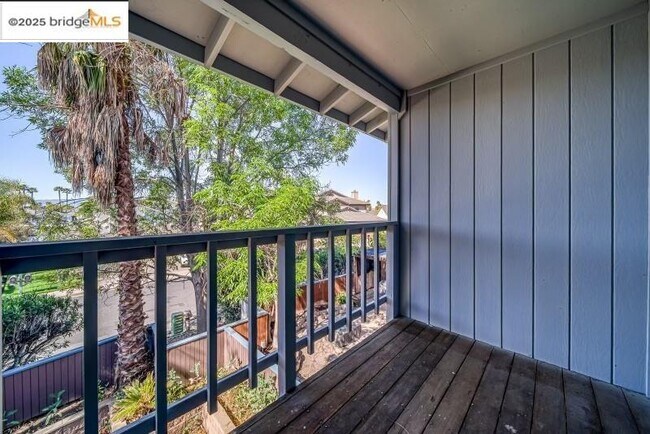 Building Photo - 905 Lido Cir