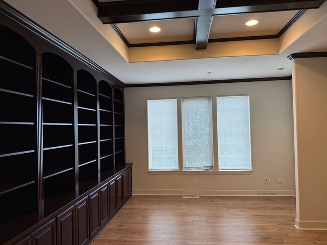 Building Photo - Morgan Hill Foothills Home