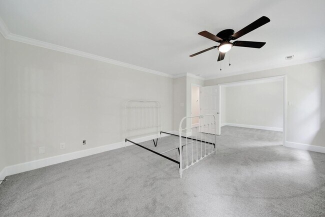 Building Photo - Beautiful Five Bed Three and Half Bath Hom...