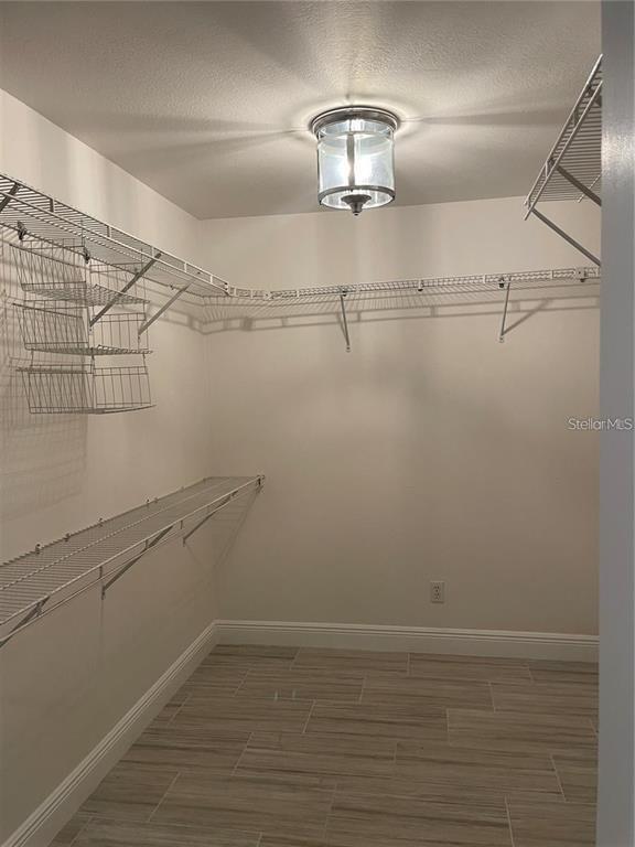 Building Photo - 918 Golfview St