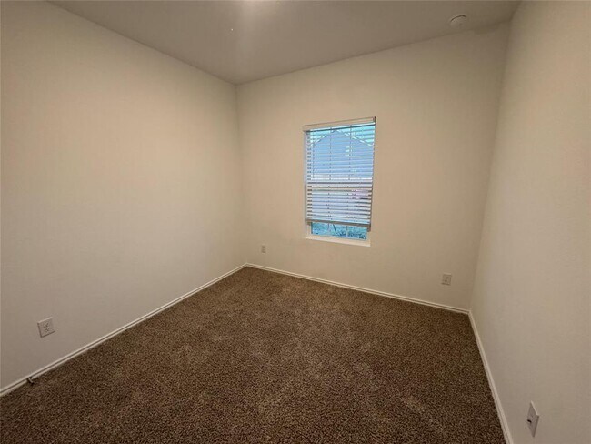 Building Photo - 502 Thunderstorm Ave