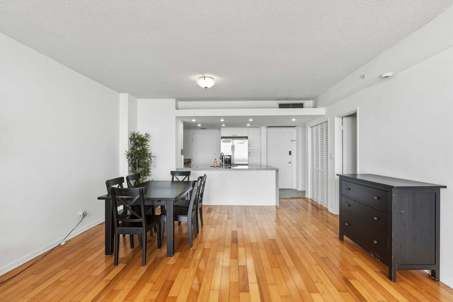 Building Photo - 5599 Collins Ave