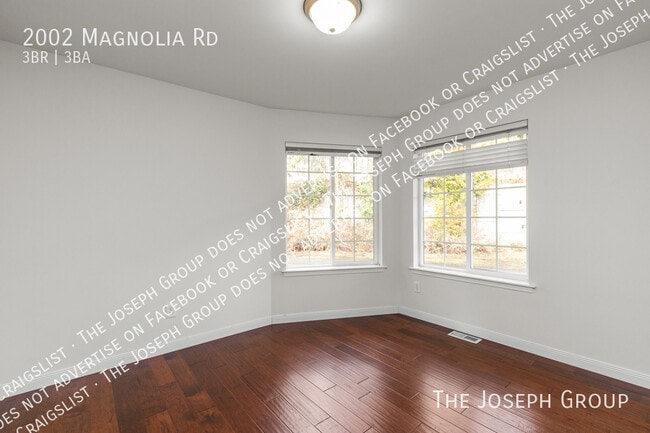 Building Photo - 2002 Magnolia Rd