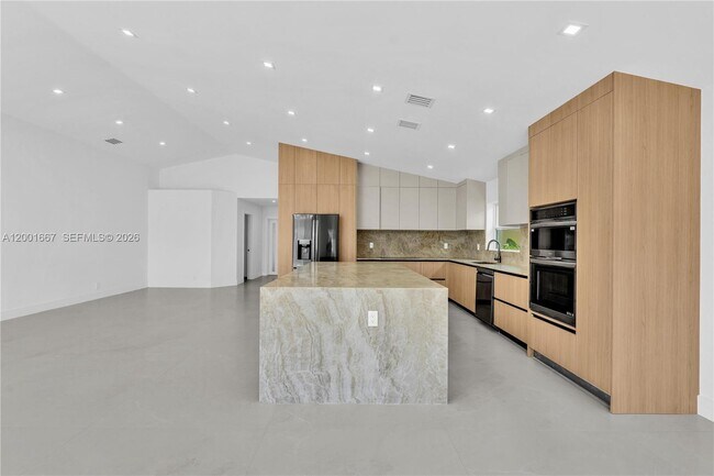 Building Photo - 4967 SW 32nd Way