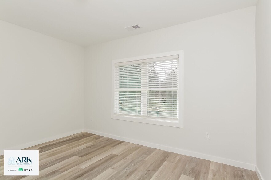 Building Photo - 219 Claudette Dr