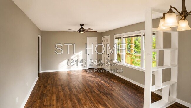 Building Photo - 314 Clubview Dr