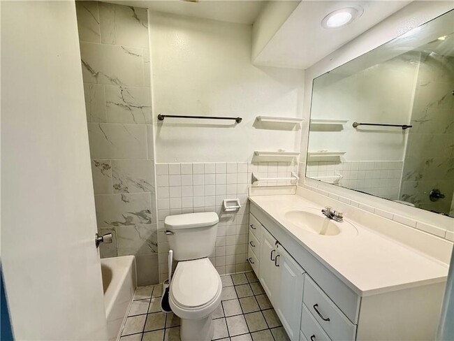 Building Photo - 4812 Trenton St