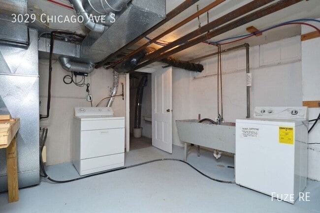 Building Photo - 3029 Chicago Ave
