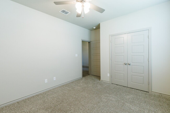 Building Photo - Wonderful 3/2 in Wolfforth!!!