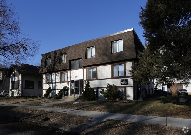 Building Photo - 2308 Garfield