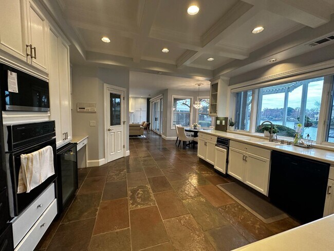 Building Photo - 4824 Longcove Dr