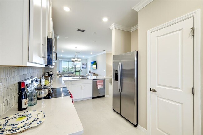 Building Photo - 11811 Venetian Lagoon Dr