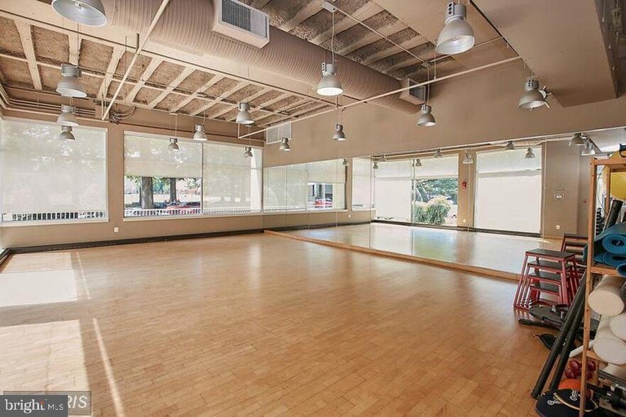 Building Photo - 350 G St SW