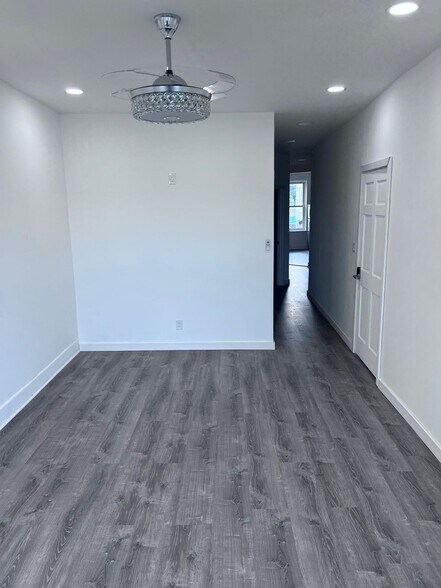 Building Photo - 105 Ridgewood Ave