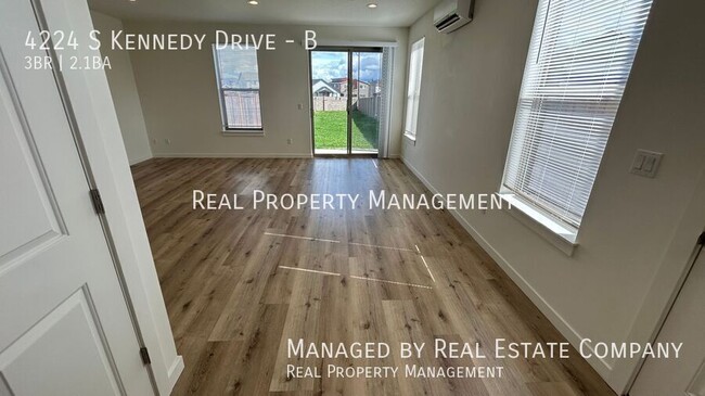 Building Photo - 4224 S Kennedy Dr