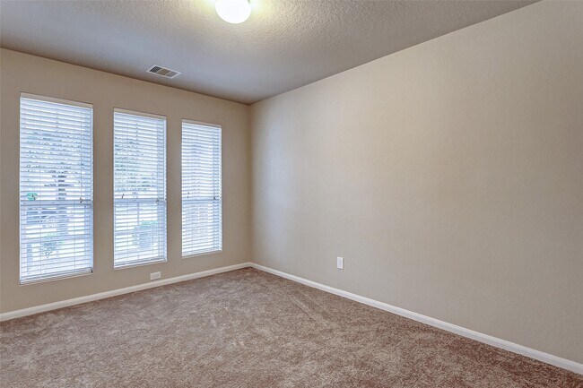 Building Photo - 10818 Chestnut Path Way