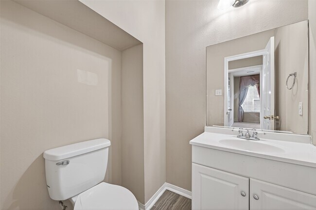 Building Photo - 4623 Russett Ln