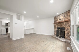 Building Photo - 14205 Greencroft Ln