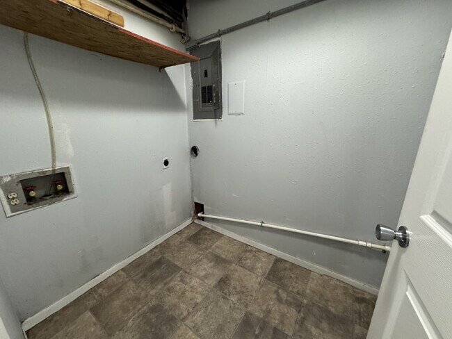 Building Photo - WAIT… THIS 2 BEDROOM APARTMENT HAS A BALCONY?!