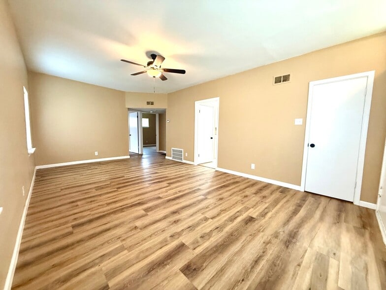 Building Photo - 1535 N Jackson Ave