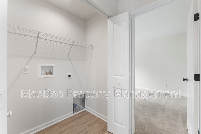 Building Photo - 105 Hillcrest Dr