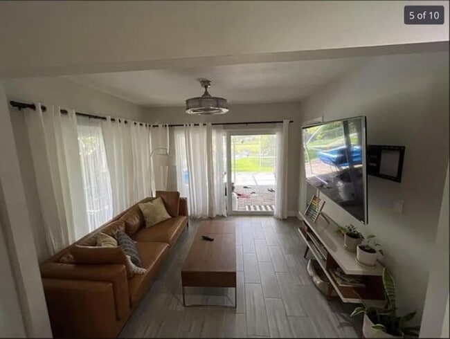 Building Photo - 208 Sandpiper Ave