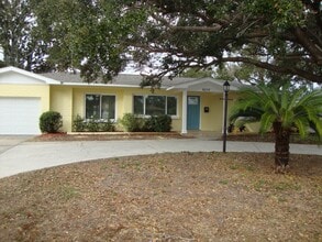 Building Photo - 4019 28th Ave N