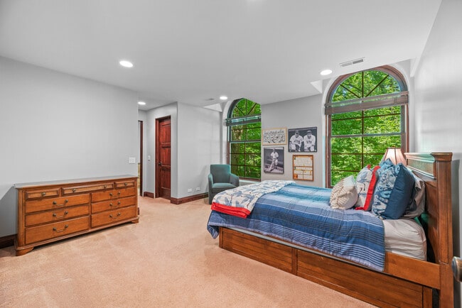 Building Photo - 493 Hazel Ave