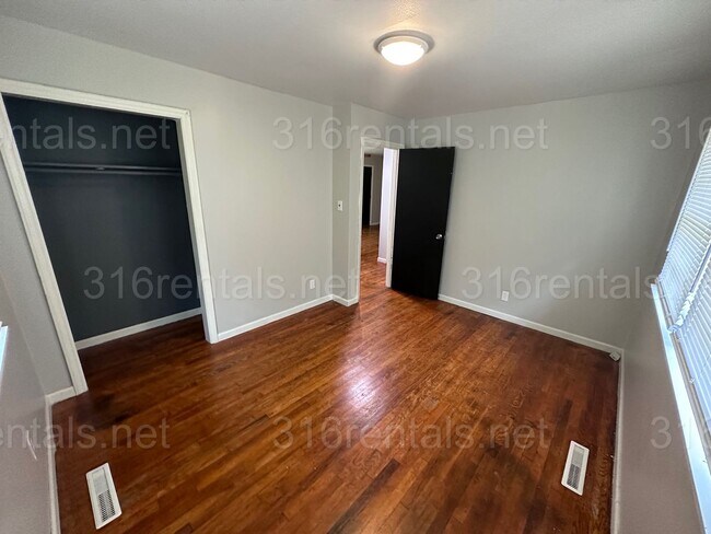 Building Photo - 1514 Park Ln