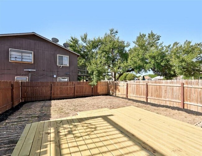 Building Photo - 2303 Cedrick Cove