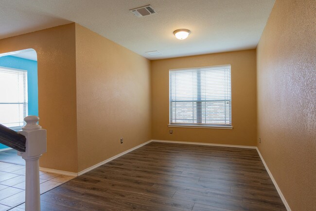 Building Photo - Gorgeous two story house