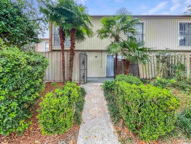 Building Photo - 4836 Huron Dr