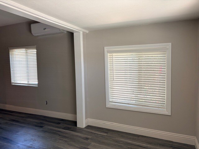 Front Room - 512 S Belle Ave