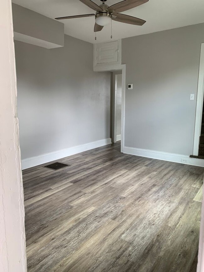 Building Photo - 3 BR 1.5 BA single family rental