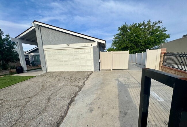 Building Photo - Beautiful 4 bedroom in West Lancaster