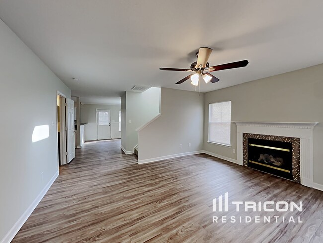 Building Photo - 807 Sinclair Dr