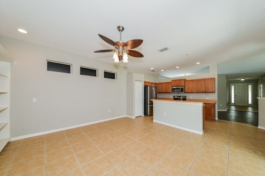 Building Photo - 5412 Lexington Dr