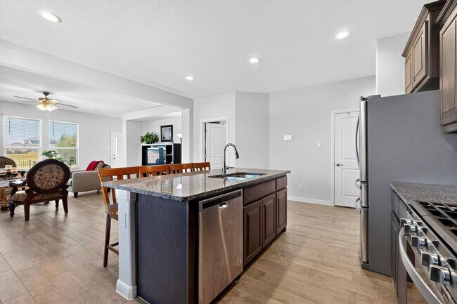 Building Photo - 1213 Pacifica Trail