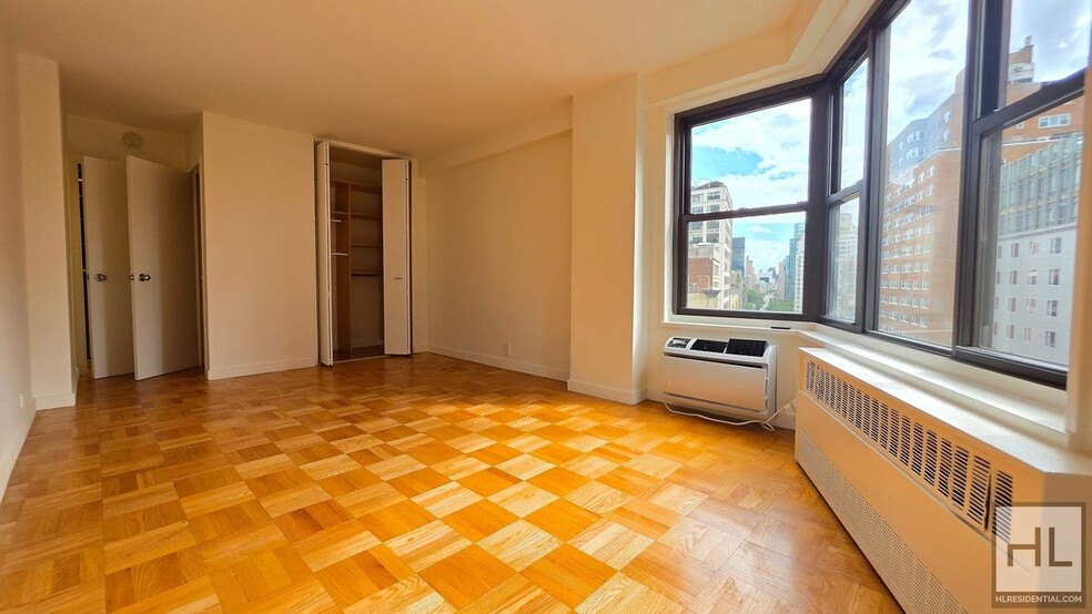 Building Photo - Sunlit 11th-Floor 1-Bed with Sweeping City Views by Union Square