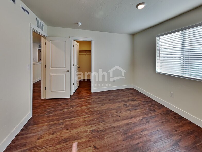 Building Photo - 4065 N Keklik Ave