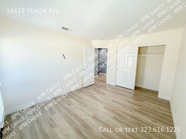 Building Photo - 16619 Yukon Ave
